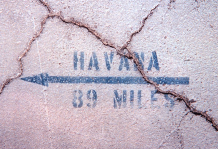 Havana 89 miles from U.S. Sign